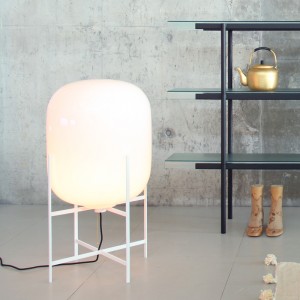 lampe-oda-blanc-opaque-base-blanche